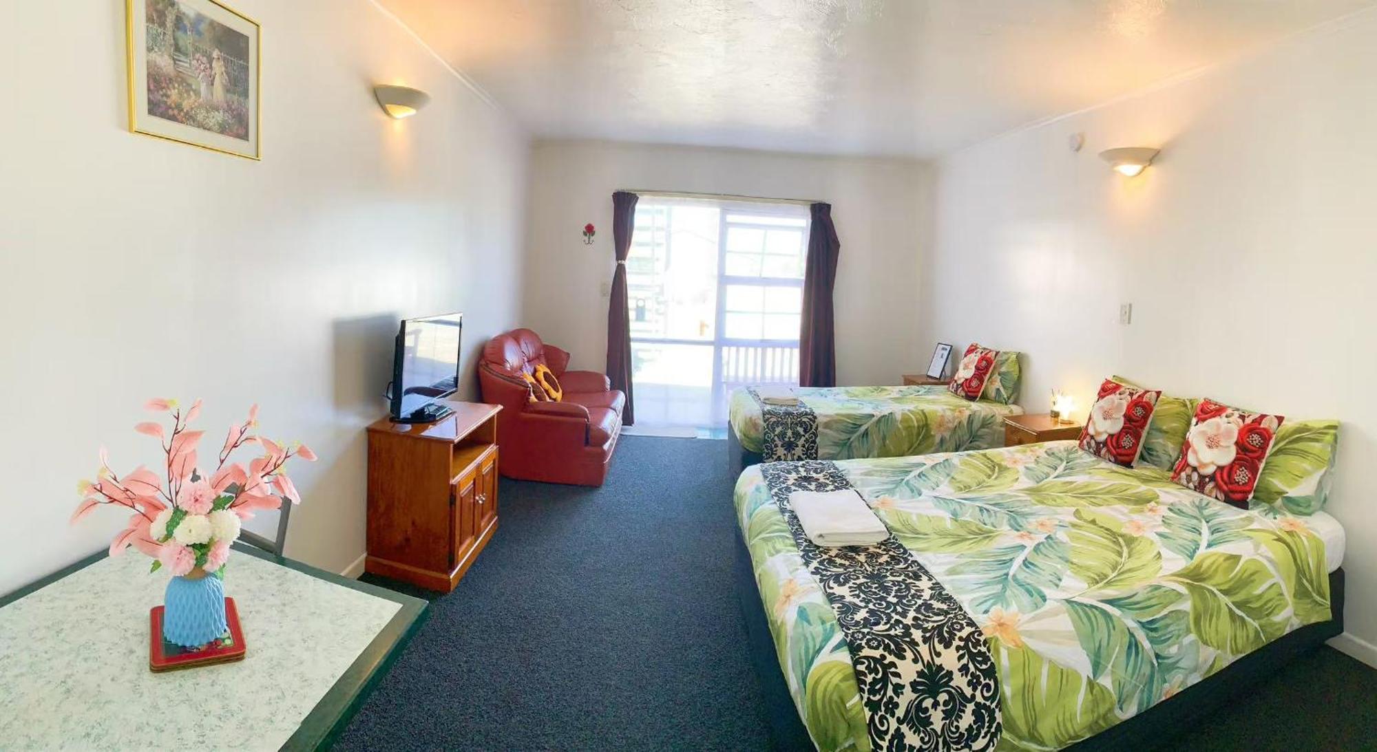 Kerry's Motel 3*