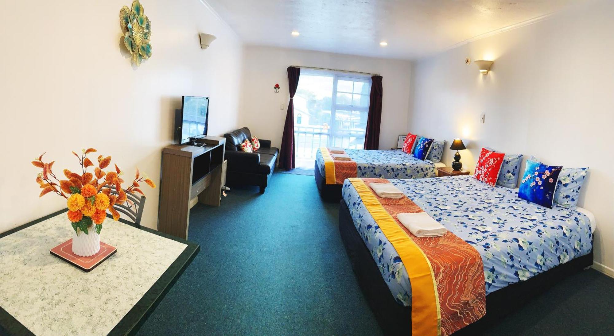 Kerry's Motel 3*